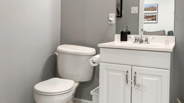 Transforming Spaces: A Modern Bathroom Makeover for Today’s Needs
