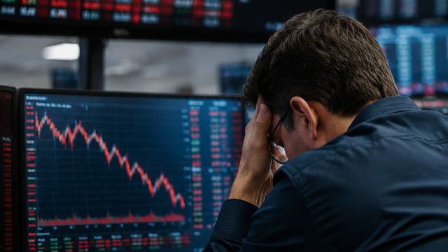 Market Turbulence: Tech Stocks Face Increased Pressure Amid Global Trends