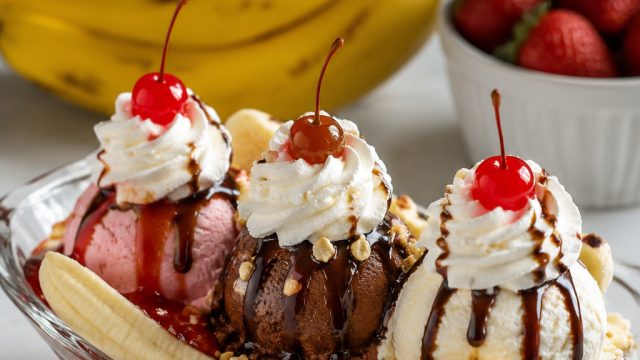 Delightful Banana Split Dessert: A Summer Must-Try | wahana toto, zeus 88 slot